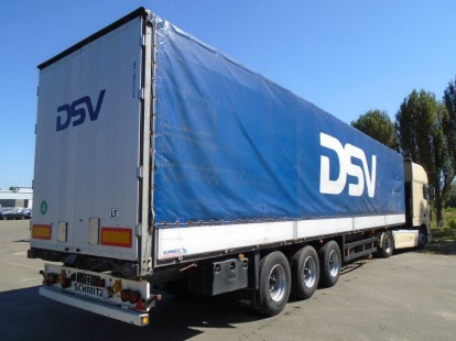 Бортовой полуприцеп Schmitz S01 054122 Бортовой полуприцеп Schmitz S01 054122